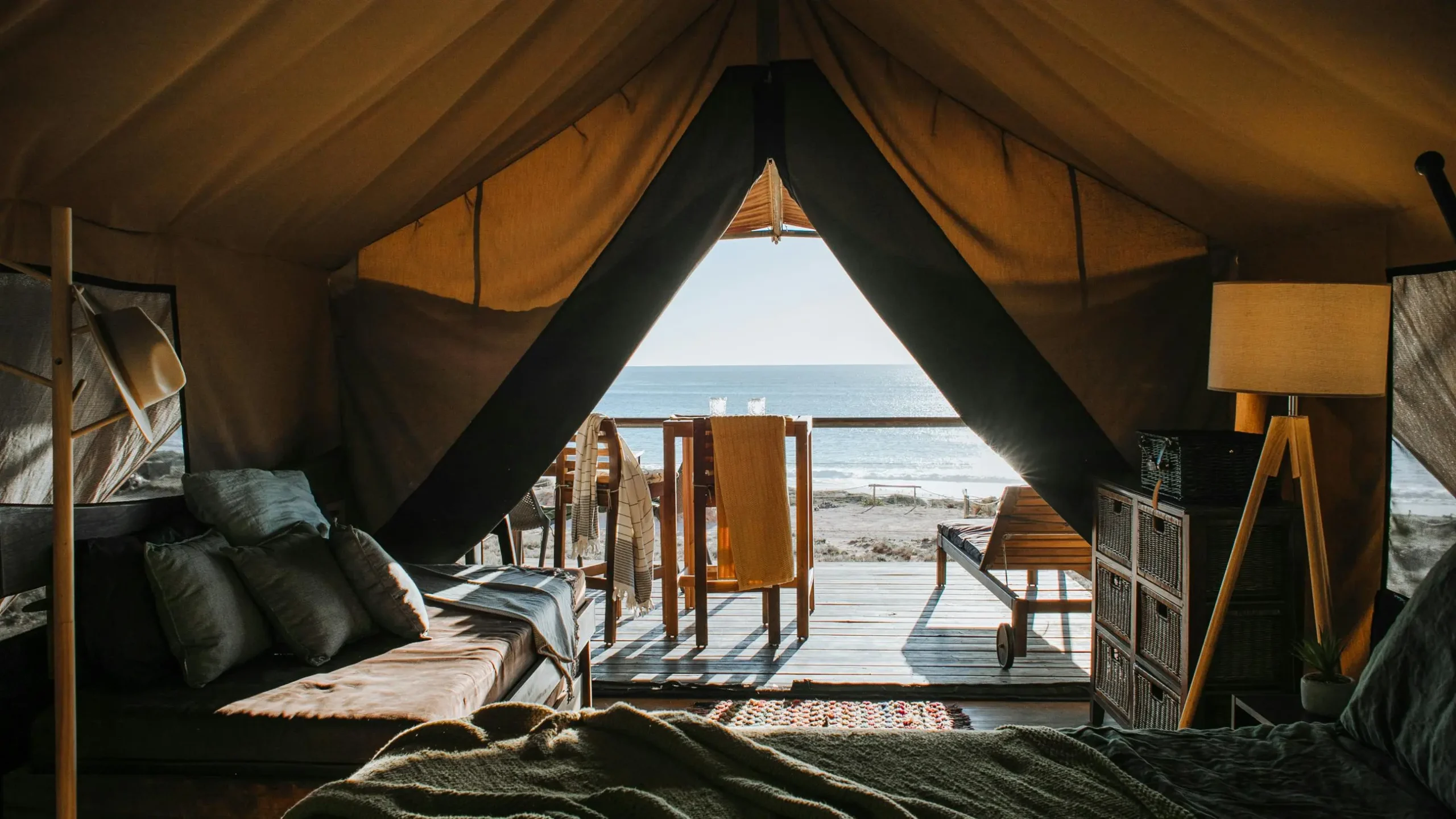 Leia mais sobre o artigo Ideias de cabanas de madeira para morar, relaxar ou empreende
